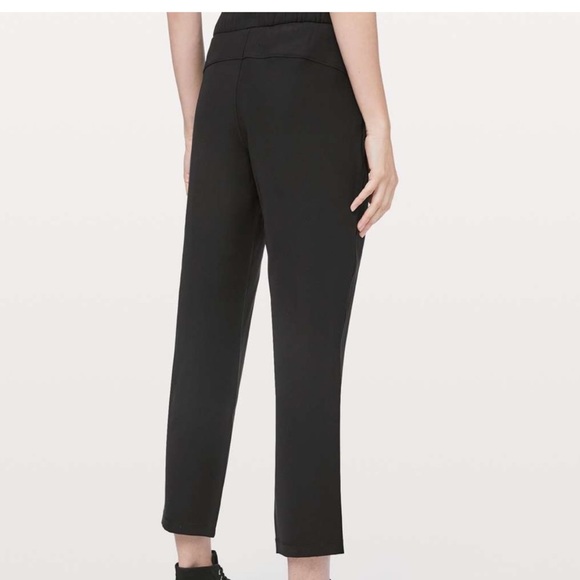 Lululemon On The Fly pant 25” - Picture 4 of 8